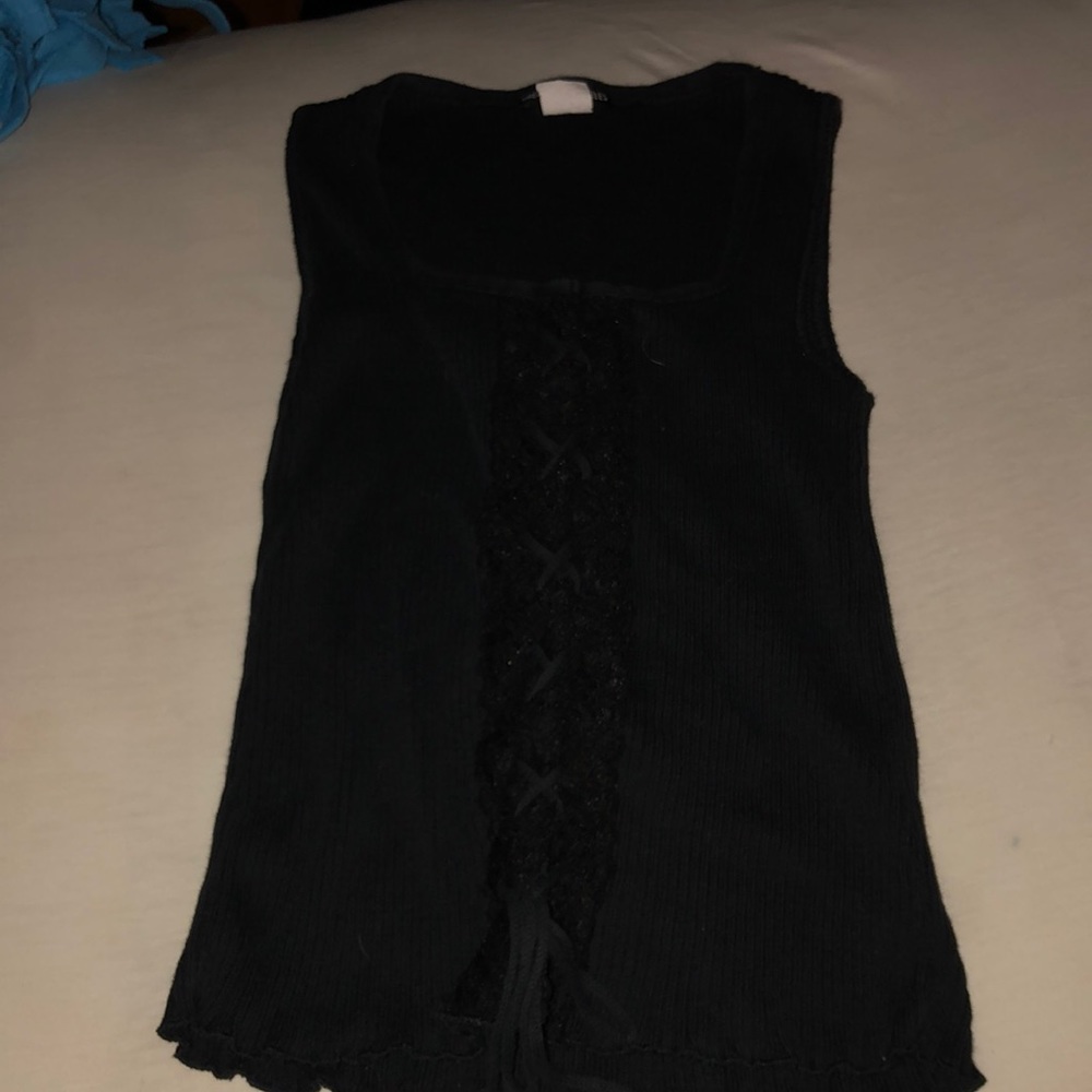 laced up black shirt